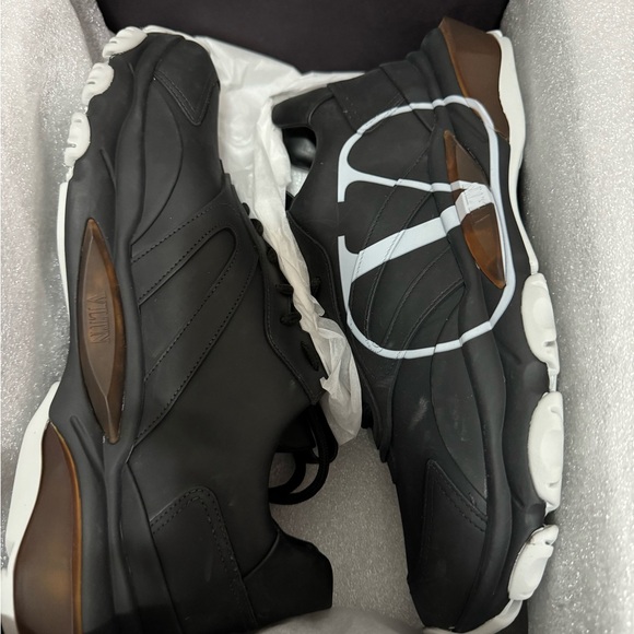 Men’s Valentino sneakers - Picture 8 of 9